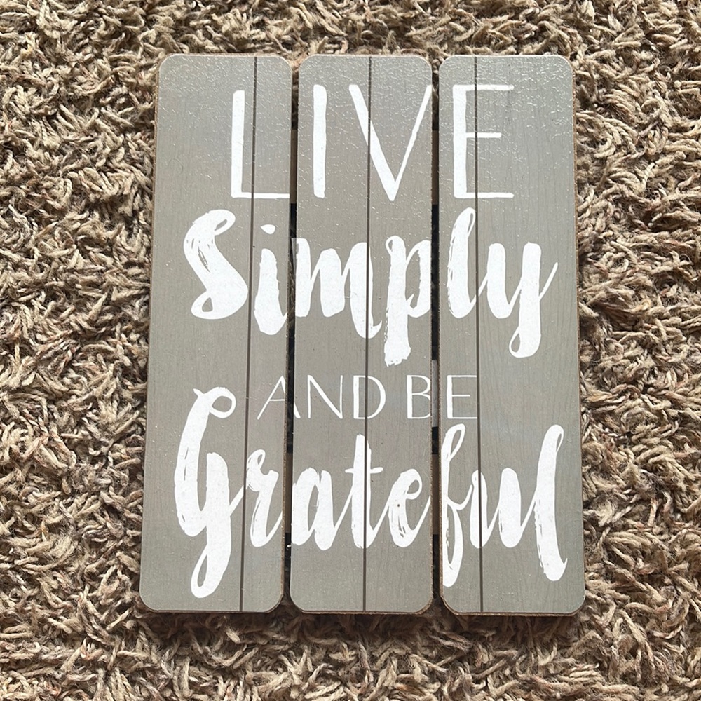 LIVE SIMPLY HOME DECORE 💫